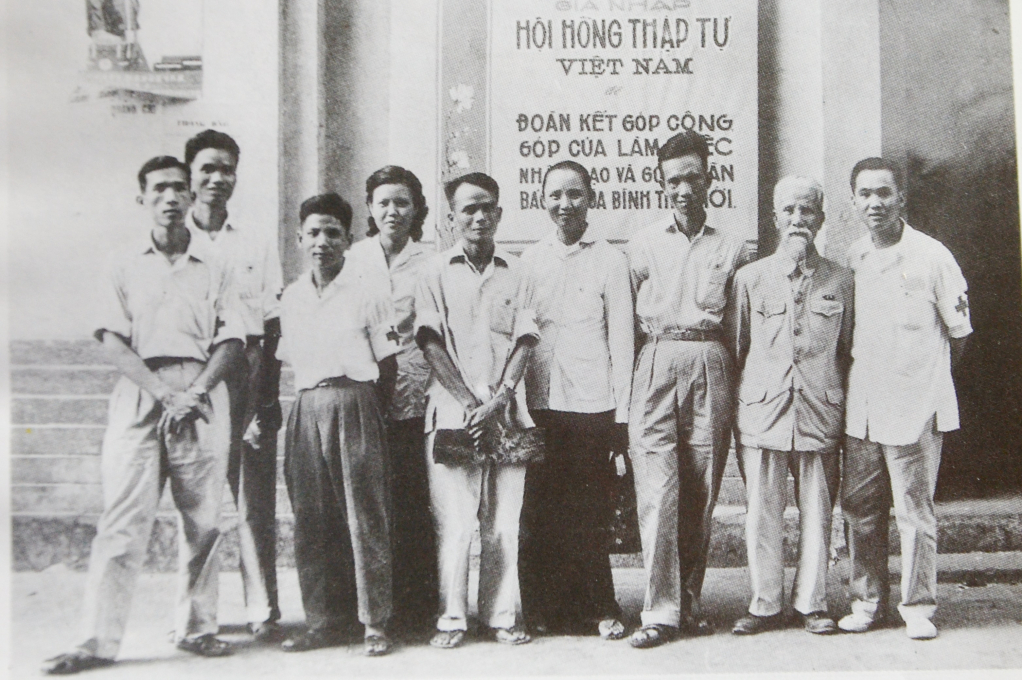Ban Chấp hành Chi hội Hồng thập tự khu Hồng Quảng ngày mới thành lập 1961